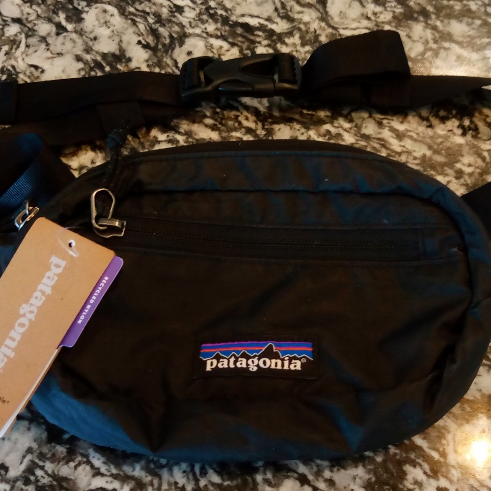 Super Cute New black Patagonia fanny pack